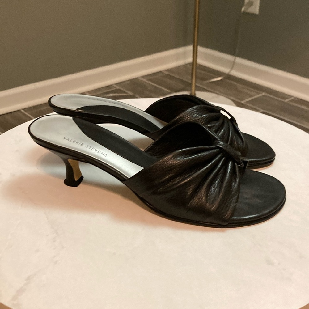Valerie Stevens Black Women's Slide Sandals - Picture 2 of 3